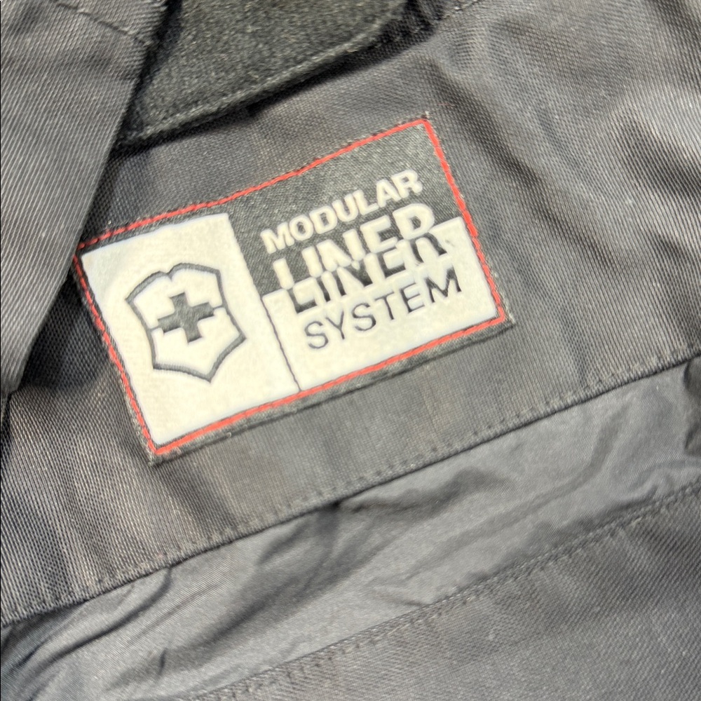 Victorinox Swiss Army Black Highlander VII Jacket - Picture 10 of 10